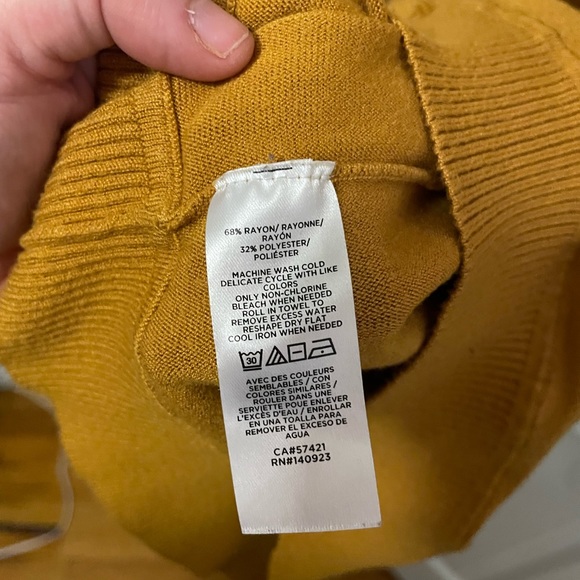 EUC LOFT mustard lightweight high low sweater - Picture 5 of 5